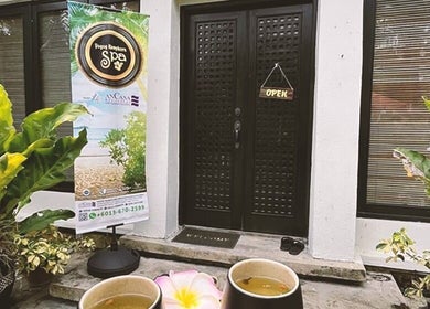 Entrance of Yoyoy Kamphora Spa in Port Dickson, Negeri Sembilan, MY, surrounded by lush greenery.