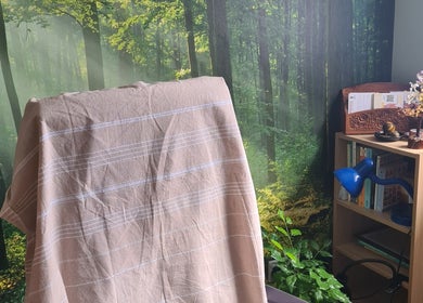 Relaxing therapy room at Offas Dyke Reflexology and holistic therapies, Trefonen, England, GB.