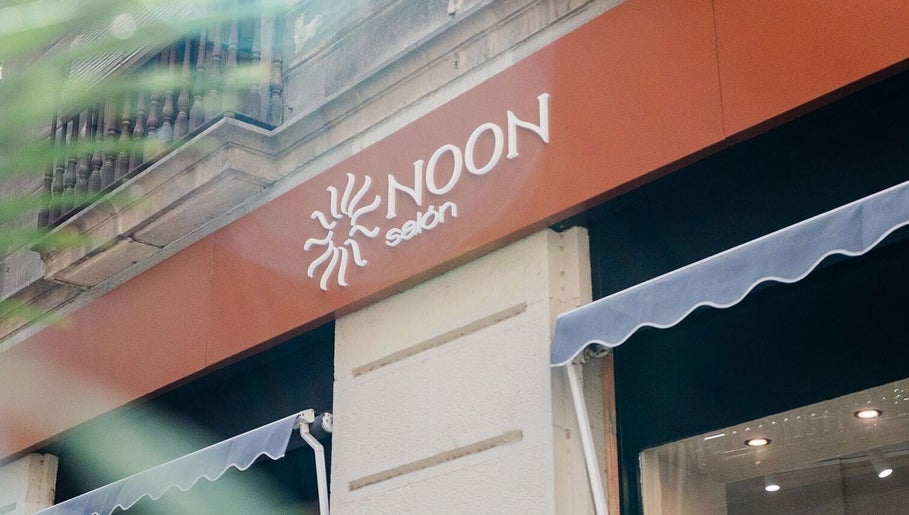 Noon Salón image 1