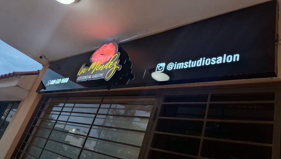 ISA MÉNDEZ Studio & Salón图像1