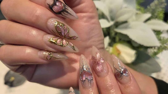 Divine Nails Studio