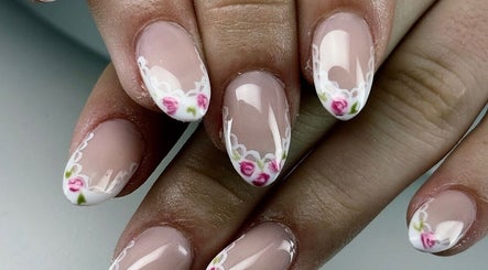Maddsdoesnails image 2