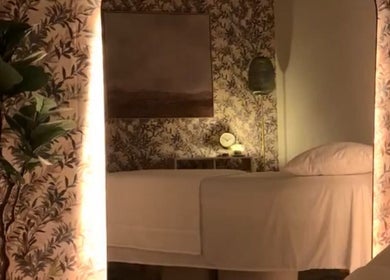 Peaceful massage room with calming decor at Shalom Massage, Mcallen, Texas, US.