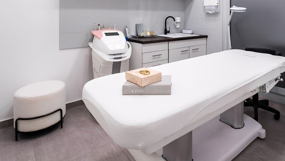 Prostorija za tretmane u Donna2 Skincare & More, Zagreb, Grad Zagreb, HR. Elegantan i moderan dizajn.
