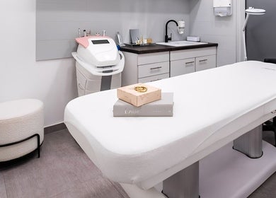 Prostorija za tretmane u Donna2 Skincare & More, Zagreb, Grad Zagreb, HR. Elegantan i moderan dizajn.
