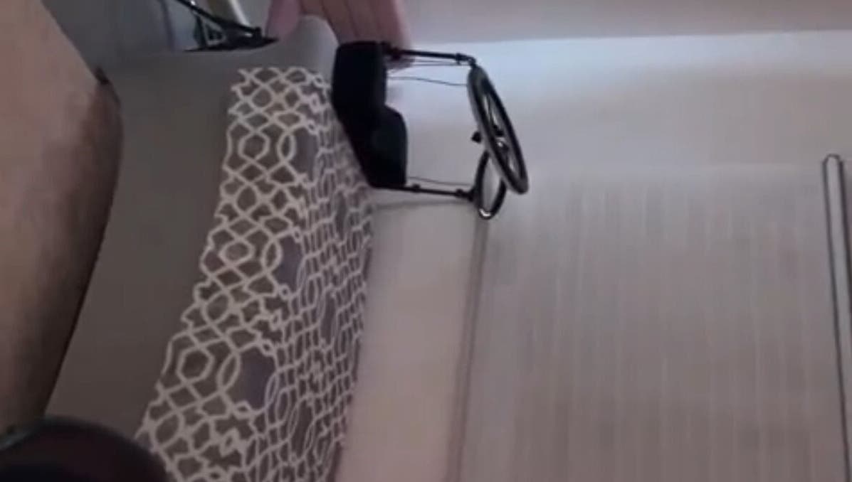 Sala de spa en A.Obeautysalon, Bayamón, Bayamón, PR, con decoración elegante y camilla.