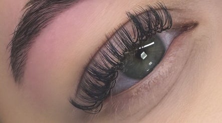 Jane’s Lashes and Brows