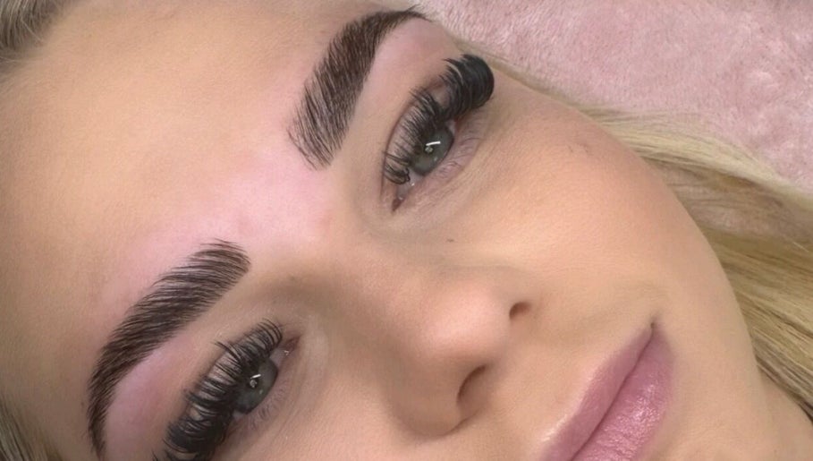 Image de Jane’s Lashes and Brows 1