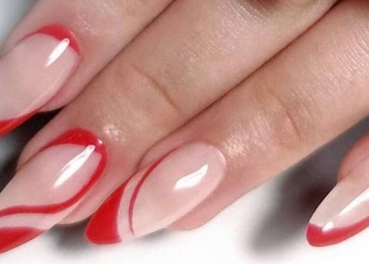 Μανικιούρ με κόκκινο σχέδιο στο Nails 4 You Μοσχάτο, Μοσχάτο, GR. Υπέροχη φινέτσα και στιλ.