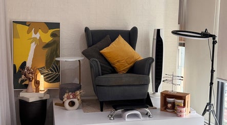 BEEQNAILS & LASH STUDIO image 2