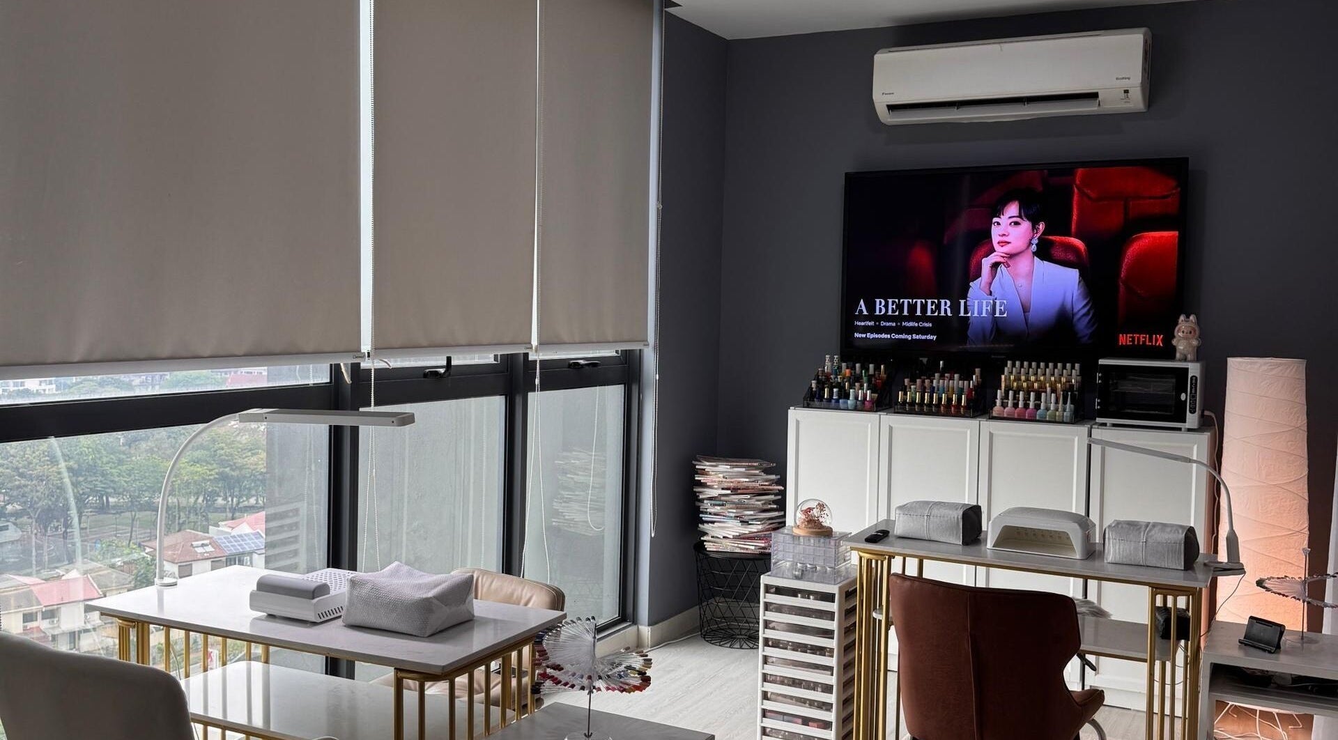 Modern interior of BEEQNAILS & LASH STUDIO in Petaling Jaya, Selangor featuring a nail station and stylish decor.