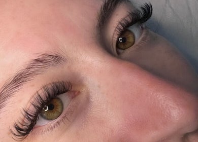 Eyelash extensions at Nicki Does Beauty in Bristol, England, GB, enhancing natural beauty.