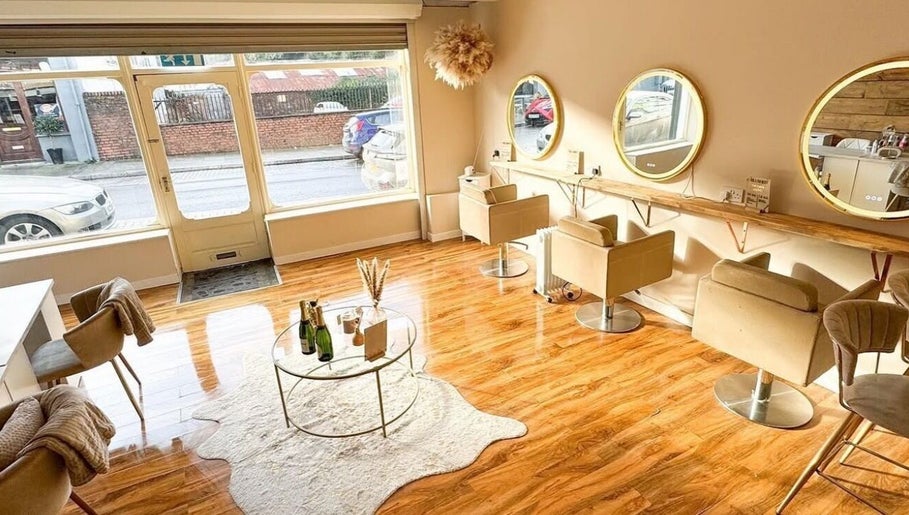 Caitey Di’iulio Nail & Brow Artist image 1