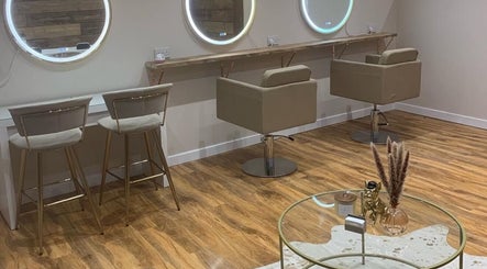 Caitey Di’iulio Nail & Brow Artist image 2