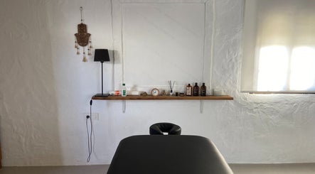 Masaje Tailandés con Osteopatía & Quiromasaje - Omaya Experience image 3