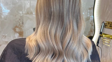 The.Blowdry.queen