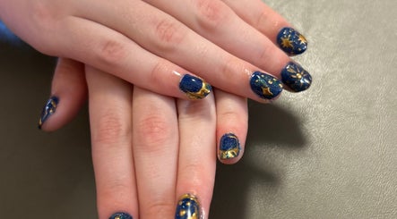 Gambar Abbey Did My Nails 3