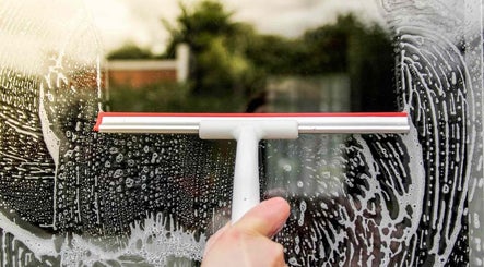 AH Window Cleaning image 3