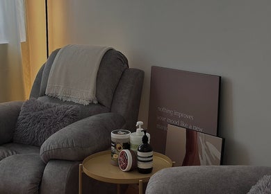 Relaxing lounge area at Reine Nail Art (The Hub SS2 Branch), Petaling Jaya, Selangor, MY.