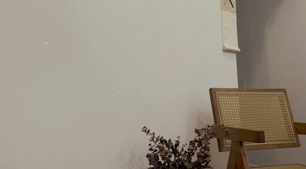 Minimalist chair and decor at Reine Nail Art (The Hub SS2 Branch), Petaling Jaya, Selangor, MY.