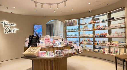 Treasure Chest Nail Salon изображение 2