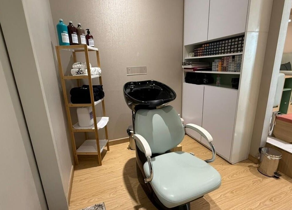 Modern salon wash station at Gamika Beauty Salon, دبي, دبي, AE, offering premium hair treatments.