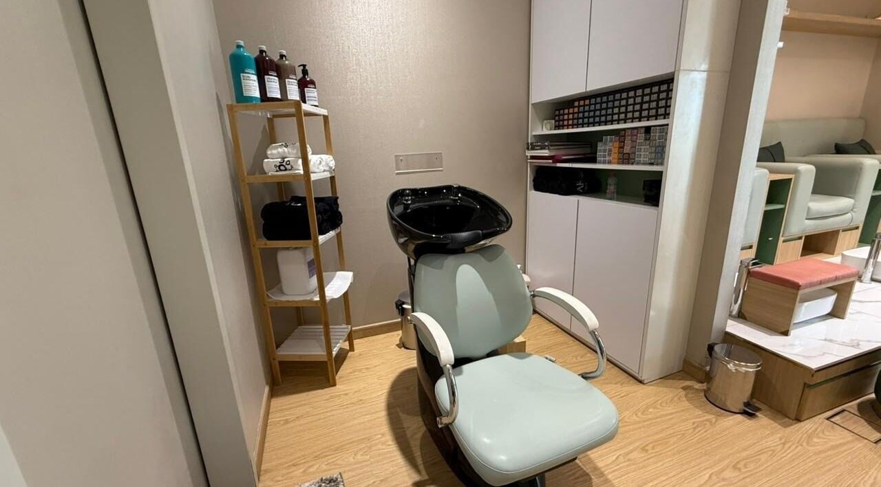 Modern salon wash station at Gamika Beauty Salon, دبي, دبي, AE, offering premium hair treatments.