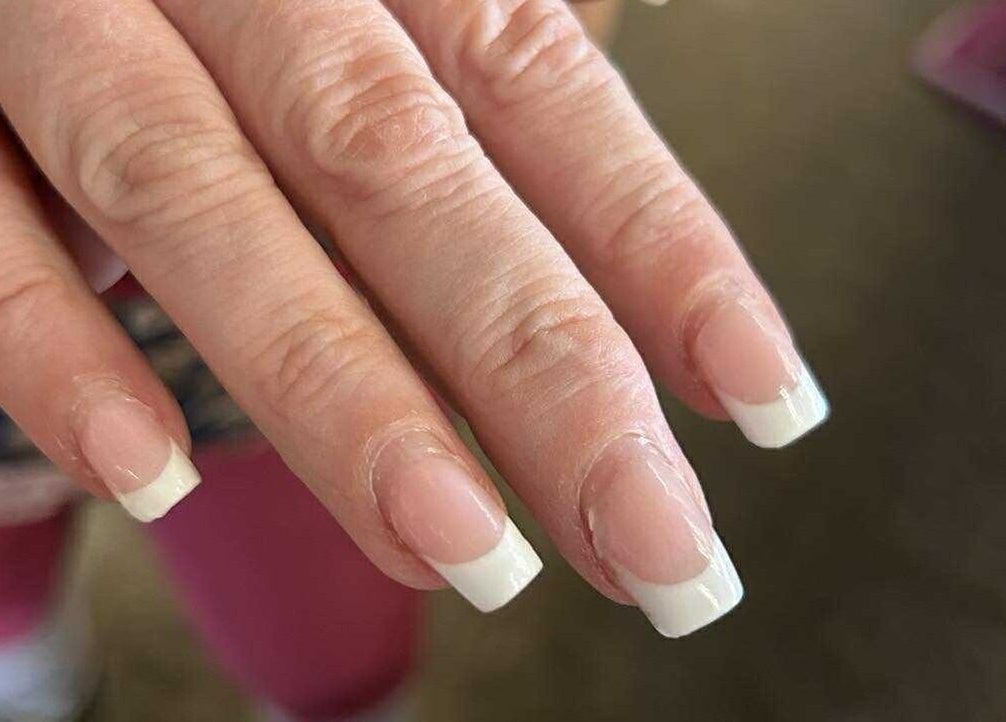 Elegante nagels in French manicure bij Nailtje Dijk, Westdorpe, Zeeland, NL.