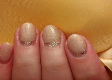 Elegante glinsterende nagels bij Nagelstudio Gerdien, Joure, Friesland, NL.