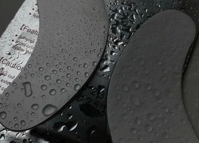 Коллагеновые патчи с каплями воды в Natalia Maksymova, Calgary, Alberta, CA.
