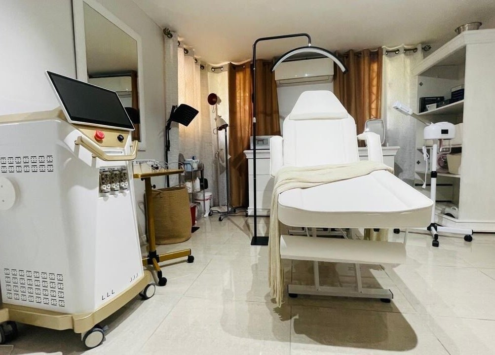 Modern treatment room at Dr. Trishany Adams, Kingston, St. Andrew Parish, JM featuring state-of-the-art equipment.
