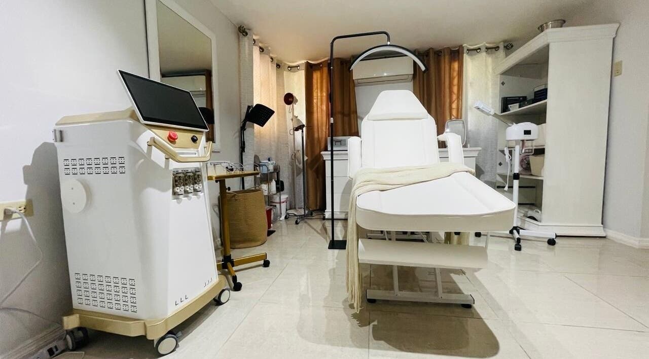 Modern treatment room at Dr. Trishany Adams, Kingston, St. Andrew Parish, JM featuring state-of-the-art equipment.