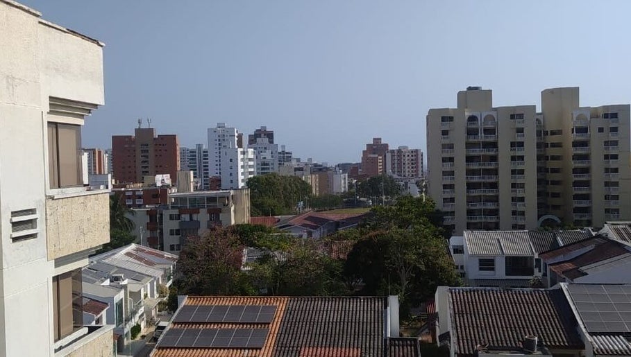 Vista aérea de edificios cerca de Larioss Vip en Barranquilla, Atlántico, CO.