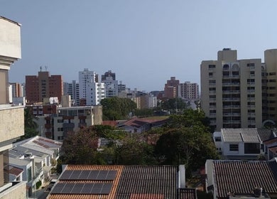Vista aérea de edificios cerca de Larioss Vip en Barranquilla, Atlántico, CO.