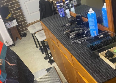 Lu_fadess grooming station with tools at Melbourne, Victoria, AU.