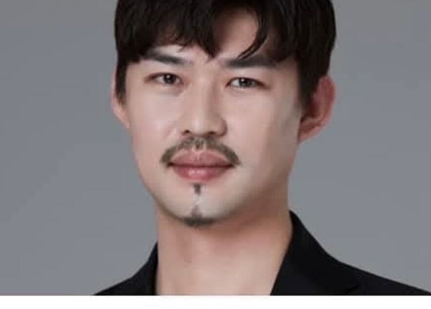 Professional hairstyle at Sungho Hair Salon, Coquitlam, British Columbia, CA featuring a stylish gentleman.