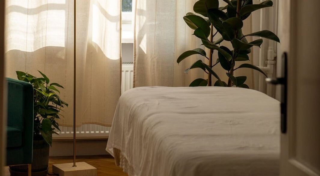 Elegancki pokój masażu w Irkha Massage, Warszawa, Województwo Mazowieckie, PL.