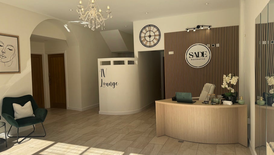 Reception area of SADE Aesthetics Berkshire in Reading, England, GB with chic decor and modern design.