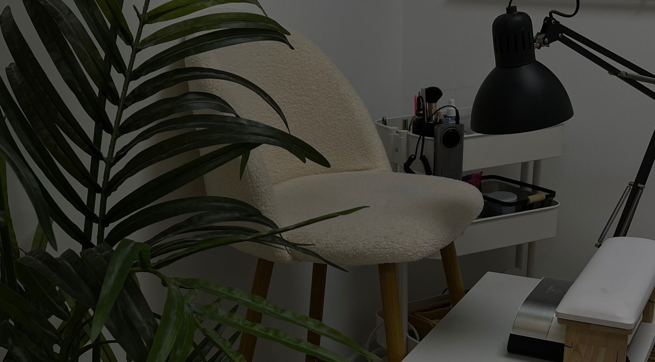 Coin relaxation chez Evandnails, La Valette-du-var, Provence-alpes-côte D'azur, FR, ambiance apaisante.