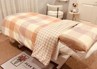 Comfortable massage bed at Peak Beauty, Katikati, Bay Of Plenty Region, NZ for ultimate relaxation.