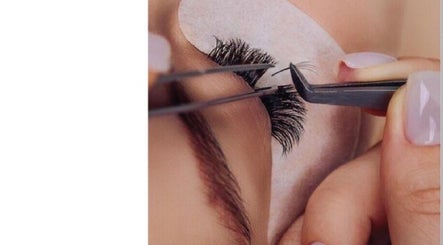 Eyelash extension application at Hair Spray Home Service - Jeddah, Makkah Province, SA.