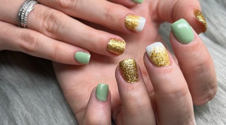 LM ses ongles, bilde 2
