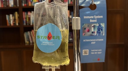Striver IV Vitamin Infusion setup in Chicago, Illinois, US showcasing vitamin therapy bag.