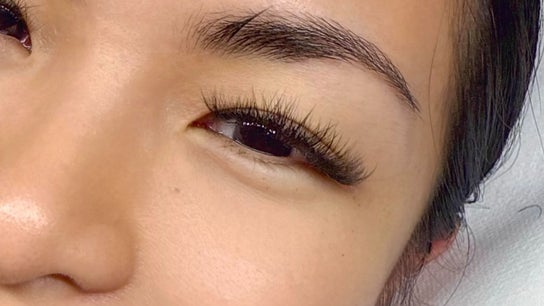 BLINKY Lash & Brow - Sydney Professional Eyelash Extensions