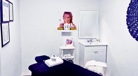 Salle de soin relaxante chez Maquillage Permanent par Michèle Parisse à Longueuil, Québec, CA.