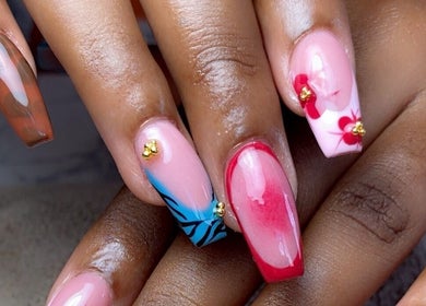 Elegant nail art design at Nashla Stetic Nails Bar & Spa, North Hill Village, AI.