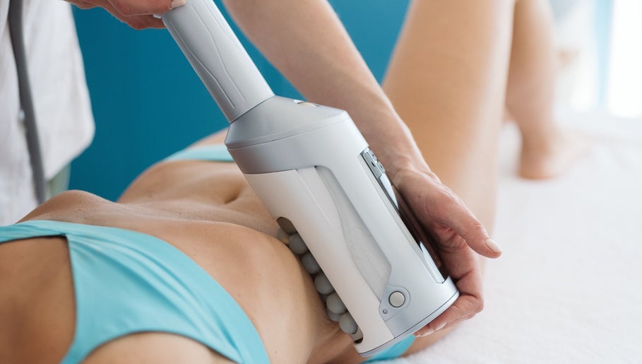Body contouring treatment at Skinsation, Mount Pleasant, South Carolina, US. Innovative wellness technology.