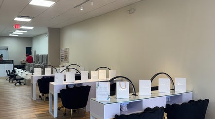 Mani Secrets Nails & Beauty Spa obrázek 2