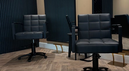 Elegant salon chairs at Studio B – Bruce Johnstone Hairdressing in Dundee, Scotland, GB.