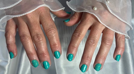 Luxe Nails by Sabrina